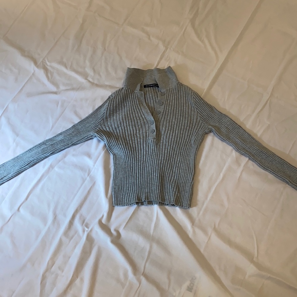 Brandy Melville fitted long sleeve button down